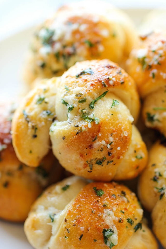 Garlic Knots (6)